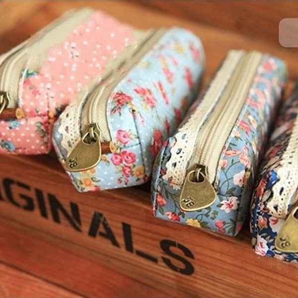 Flower & Laces pouches