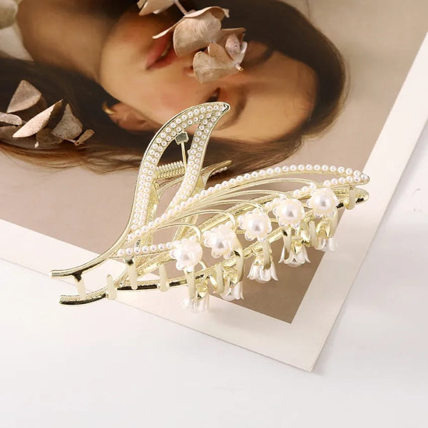 White Rose Pearl Hair Clip