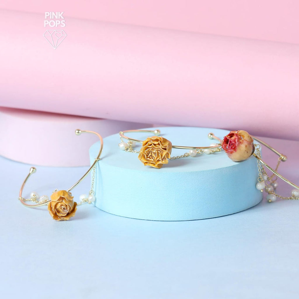 Pearly Ceramic Rose Bracelet